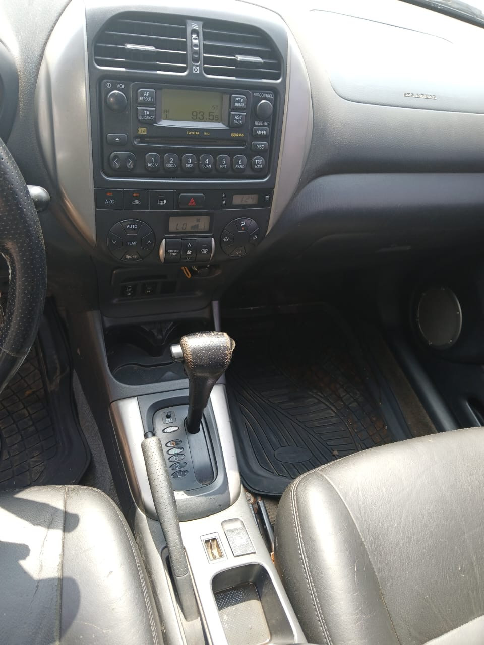 TOYOTA RAV4 AUTOMATIQUE, Voitures, Conakry