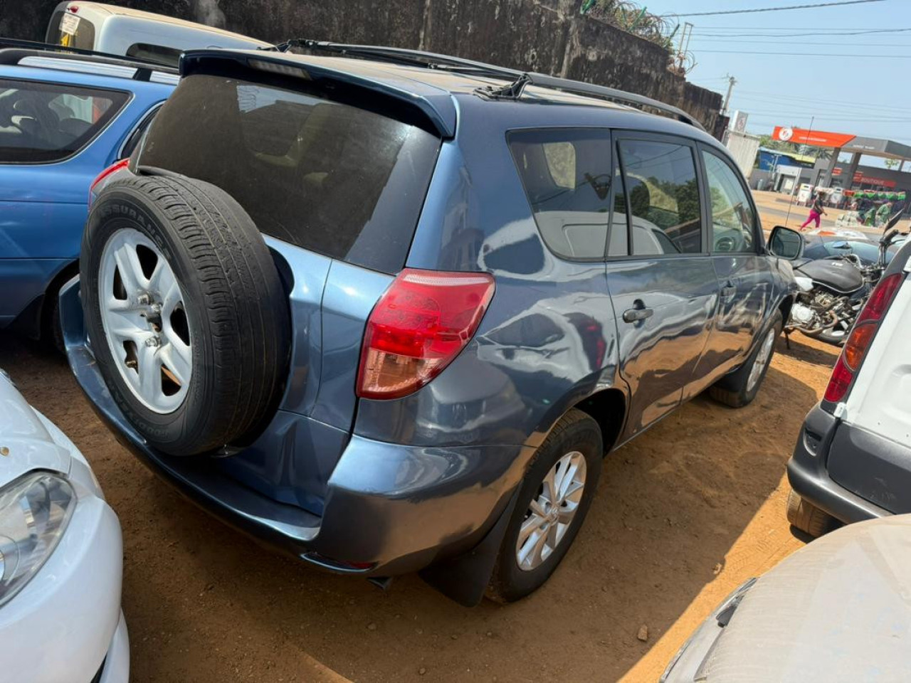 TOYOTA RAV4, Voitures, Conakry