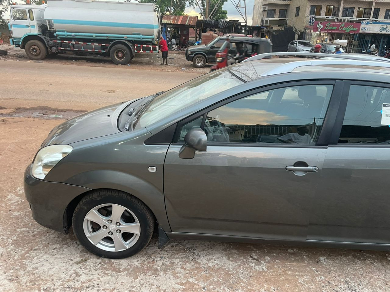 TOYOTA COROLLA VERSO, Voitures, Conakry