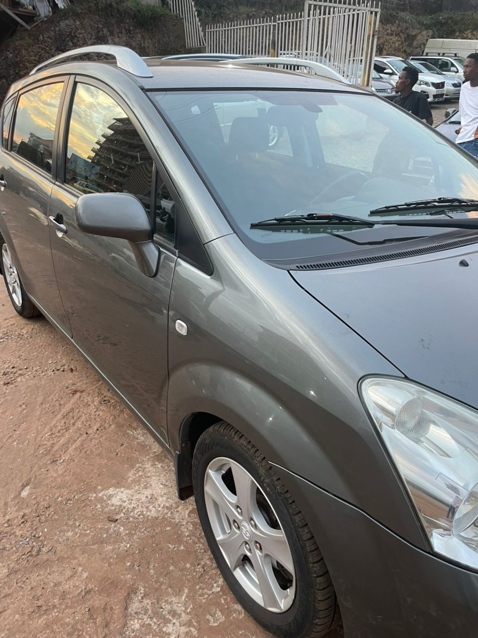 TOYOTA COROLLA VERSO, Voitures, Conakry