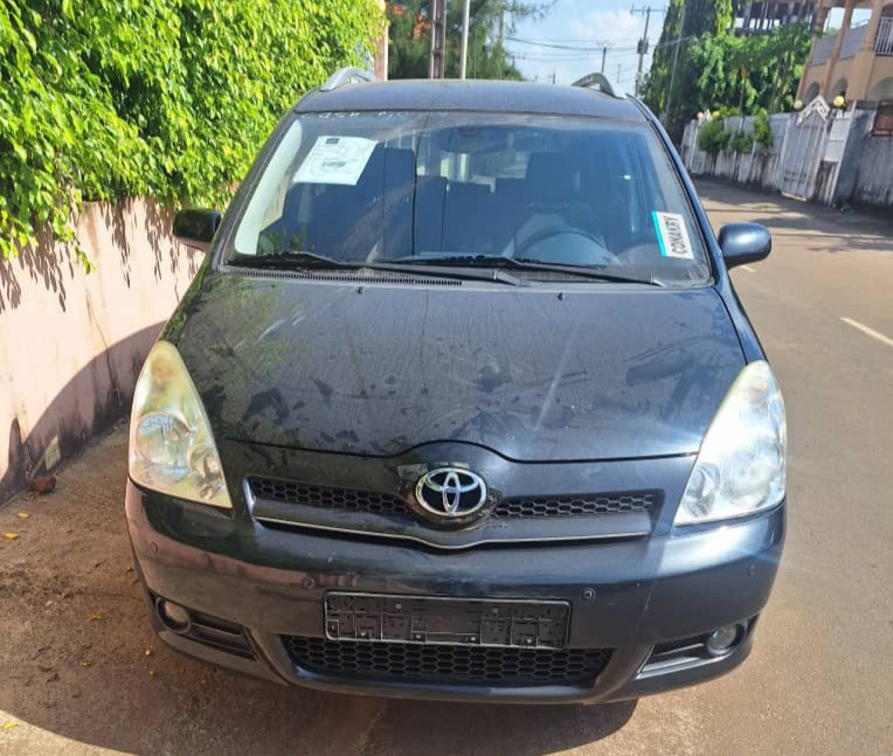 TOYOTA COROLLA VERSO, Voitures, Conakry