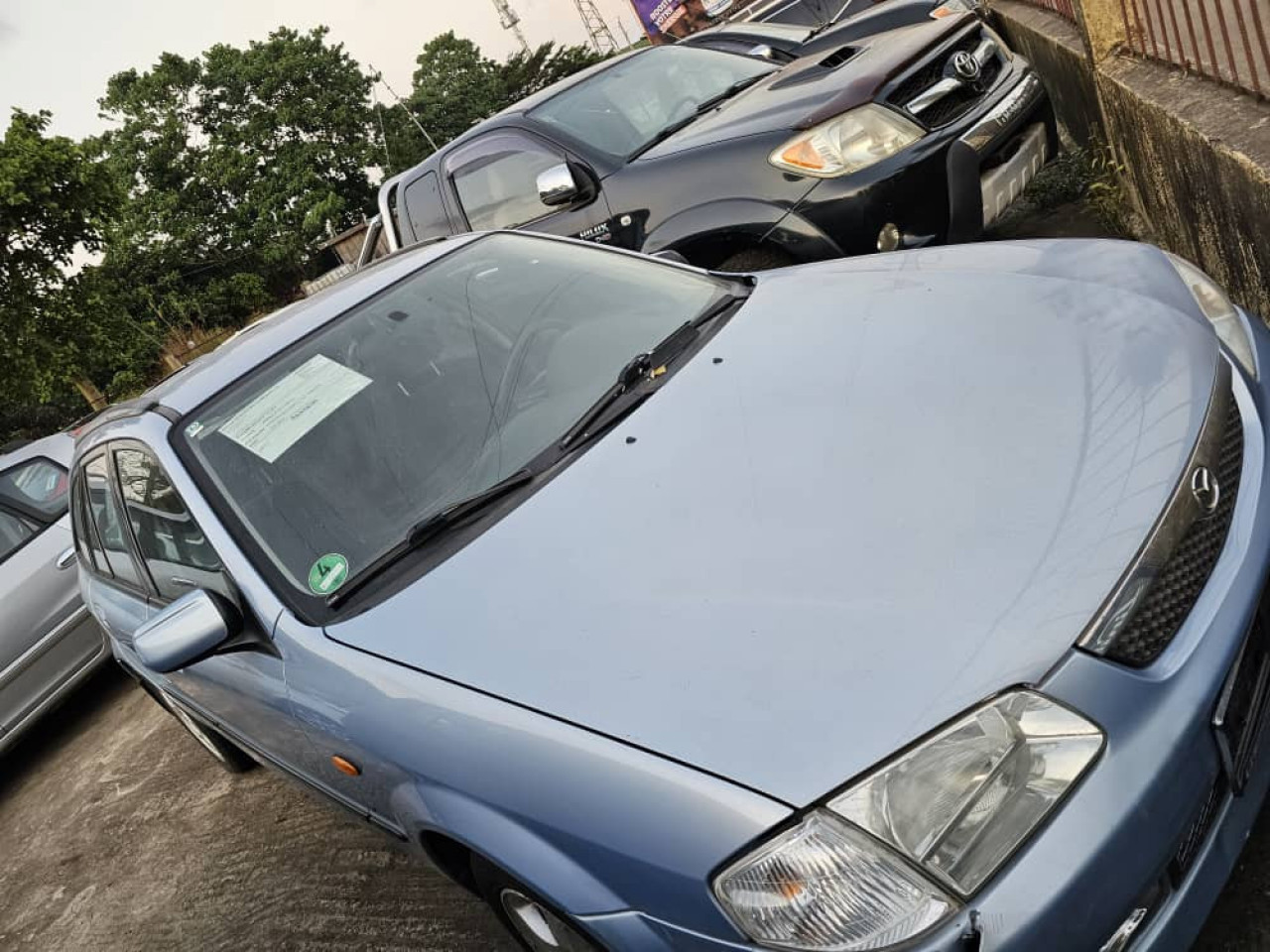 MAZDA 323, Voitures, Conakry