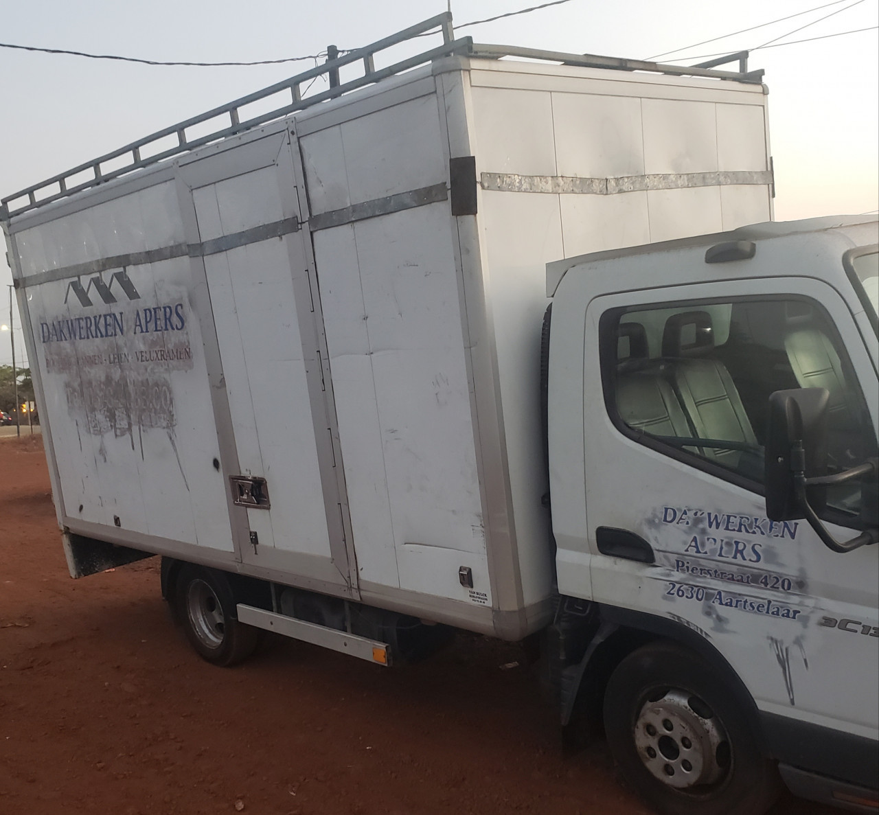 MITSUBISHI ATLEON, Camions - Autobus, Conakry