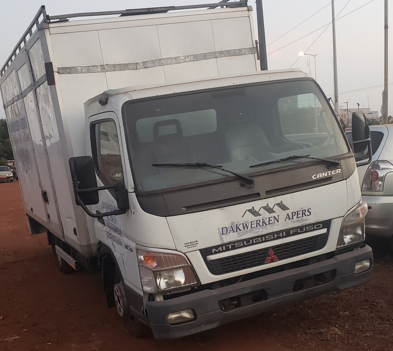 MITSUBISHI ATLEON, Camions - Autobus, Conakry