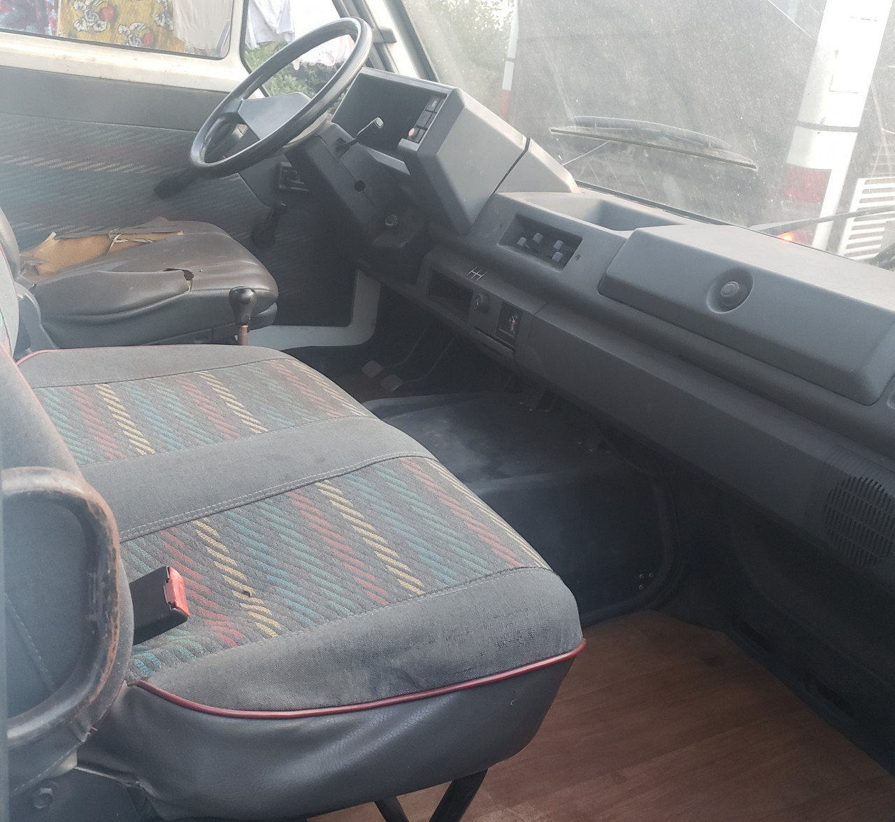 RENAULT B70 UNE CABINE, Camions - Autobus, Conakry