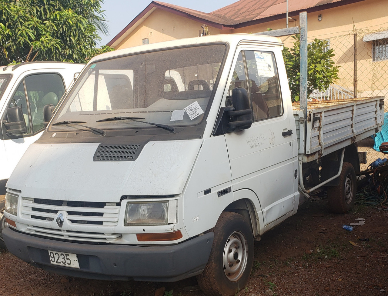 RENAULT TRAFIC, Camions - Autobus, Conakry