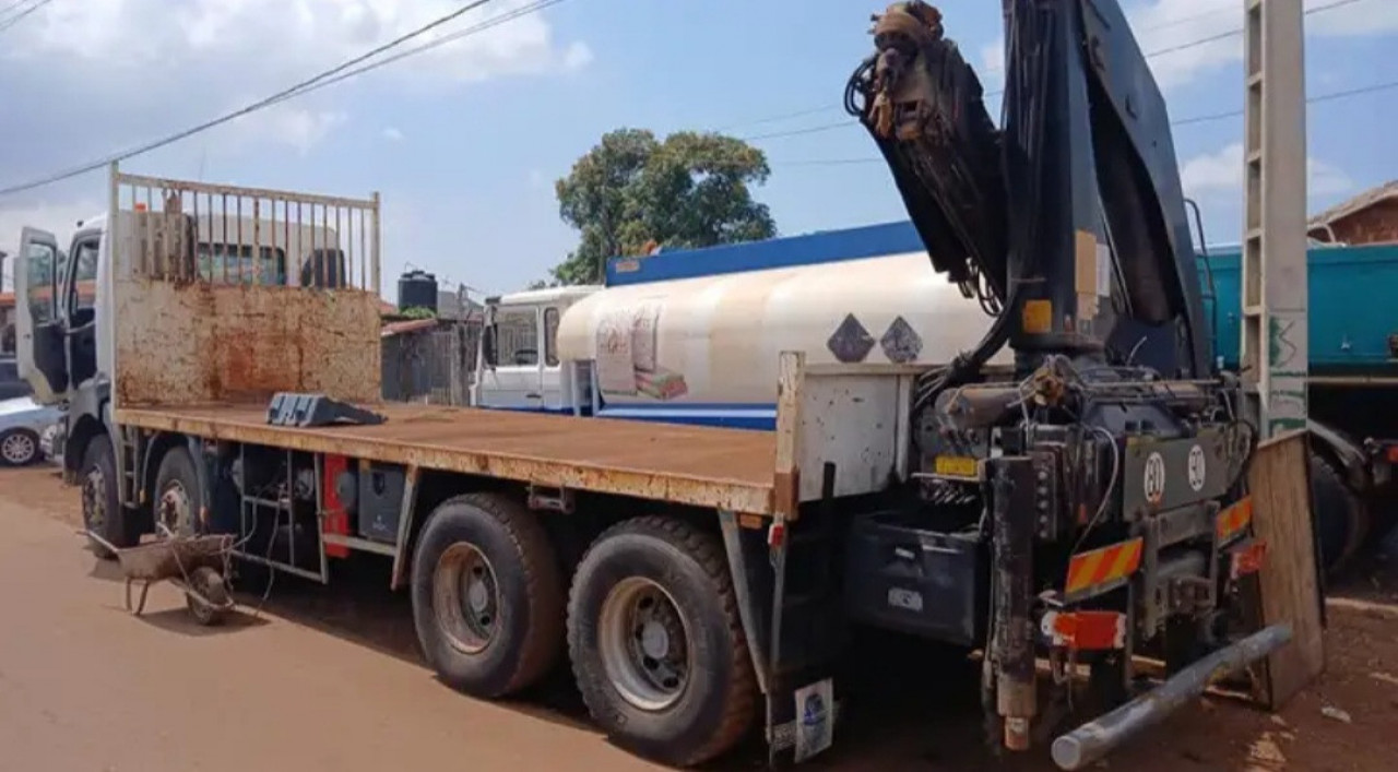 RENAULT RUE SORTIE PORT, Camions - Autobus, Conakry