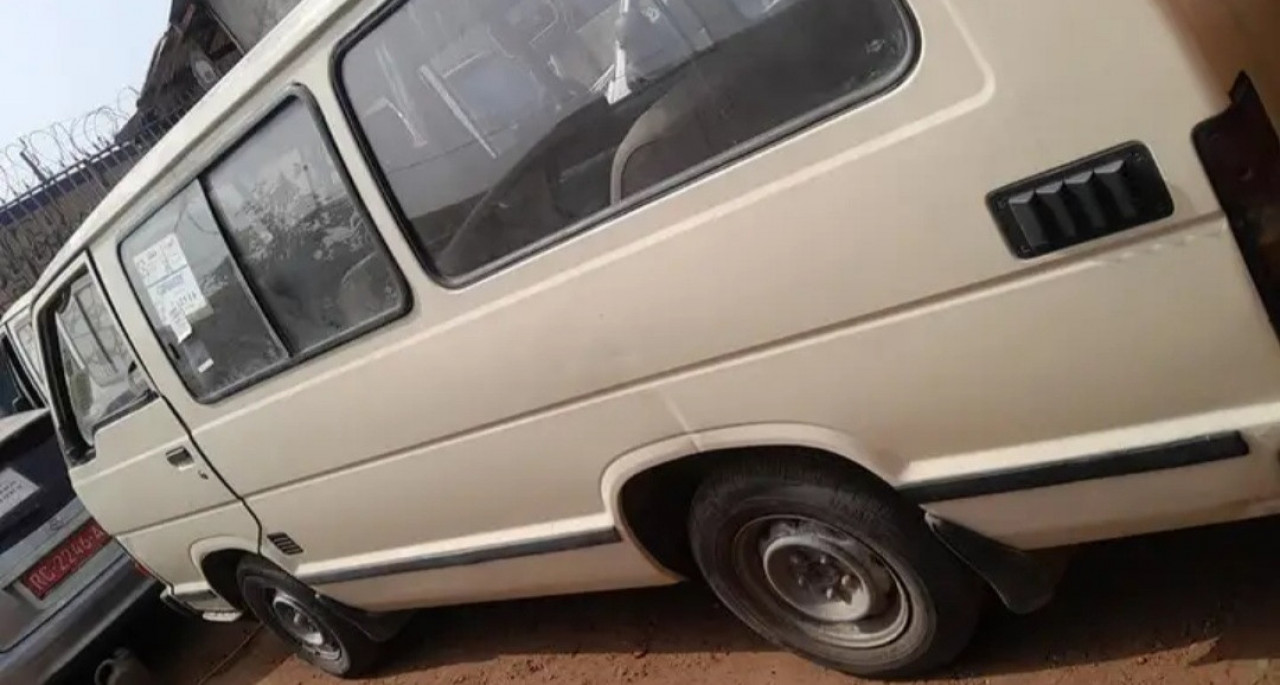 TOYOTA CARE HIACE, Voitures, Conakry