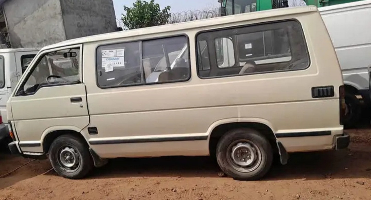 TOYOTA CARE HIACE, Voitures, Conakry