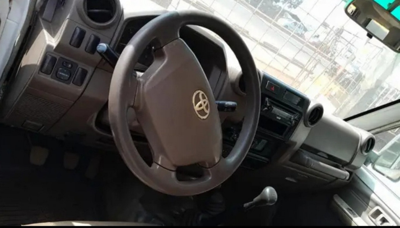 TOYOTA LAND CRUISER, Voitures, Conakry