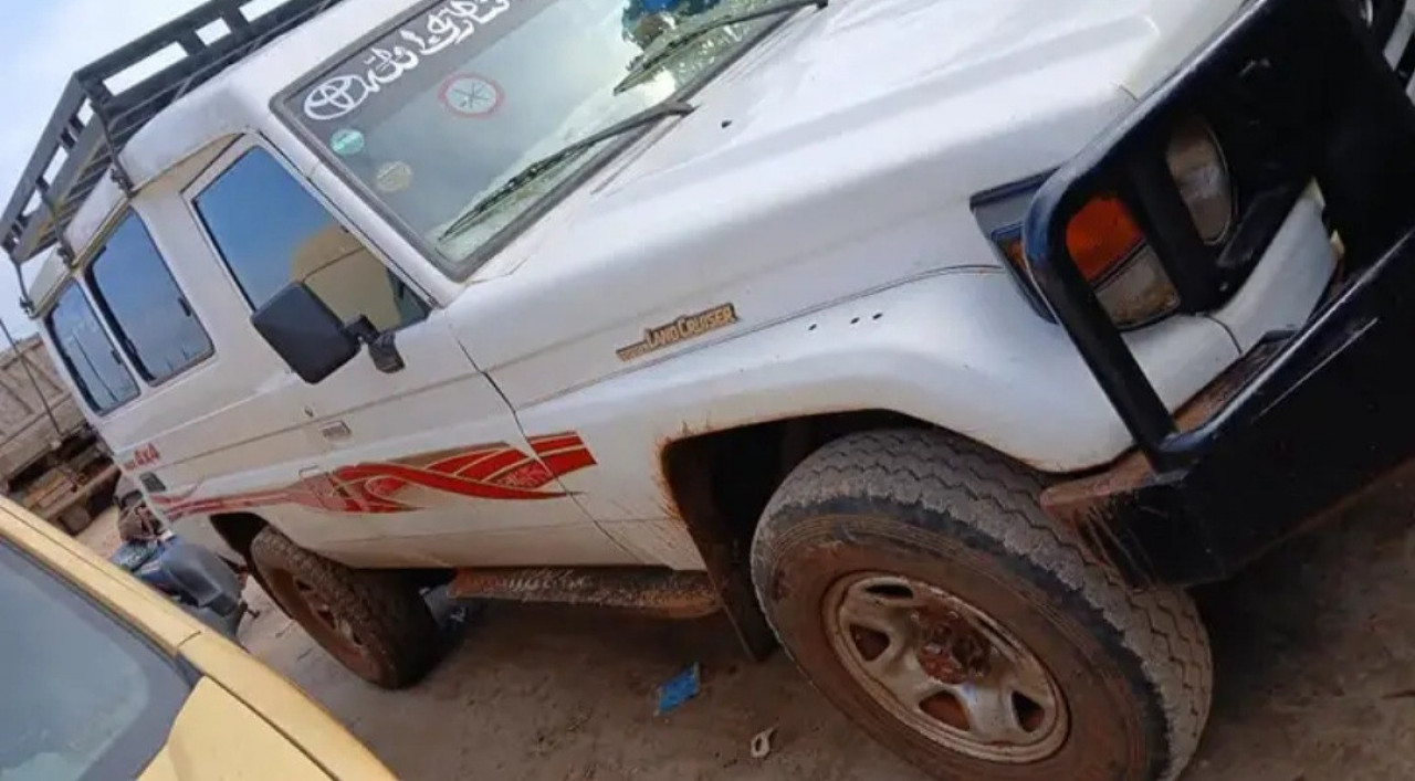 TOYOTA LAND CRUISER, Voitures, Conakry