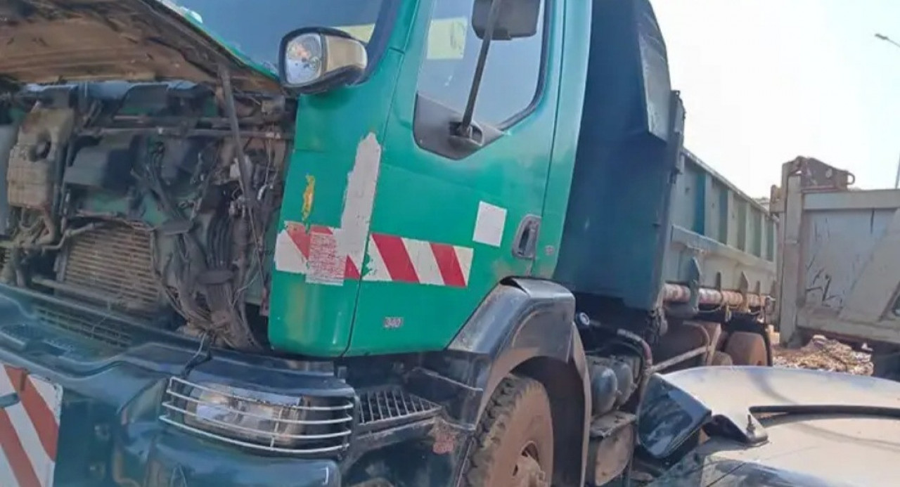 RENAULT KERAX 10 ROUES, Camions - Autobus, Conakry