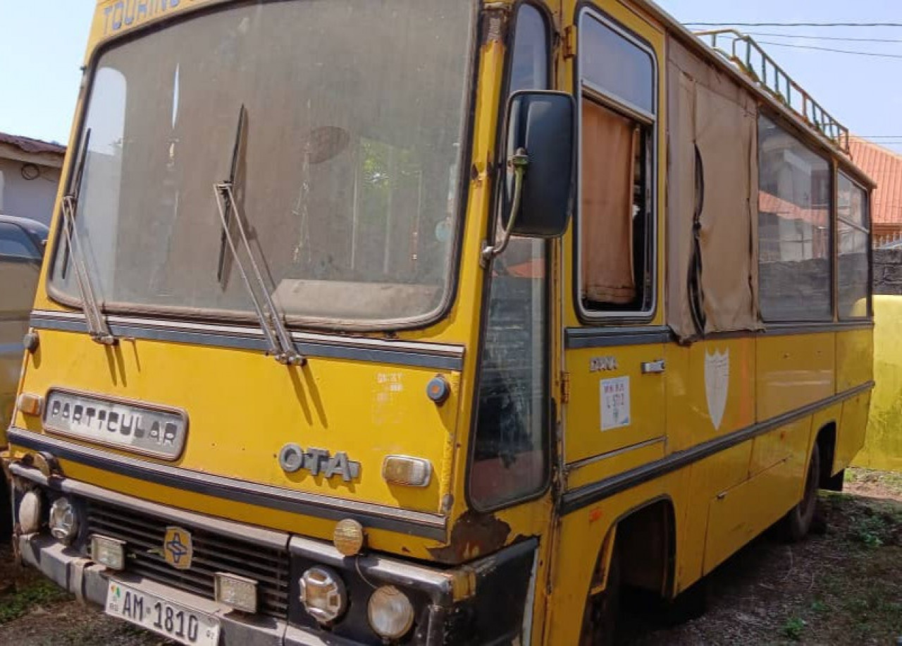 CARE BUS MINIBUS, Camions - Autobus, Conakry