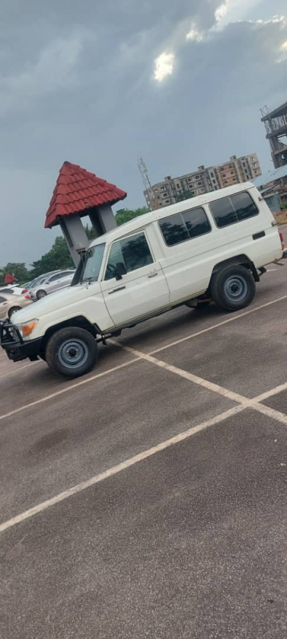 Toyota landcruser, Voitures, Conakry