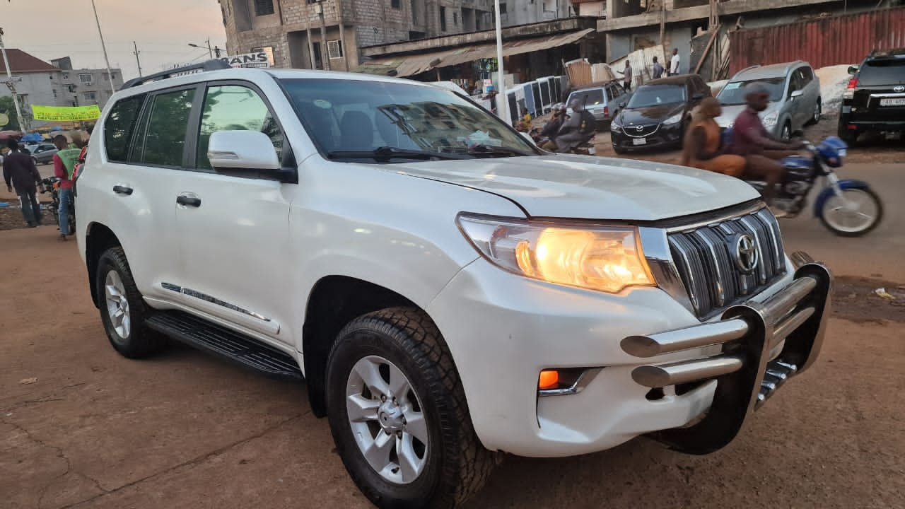 TOYOTA LAND CRUISER PRADO, Voitures, Conakry