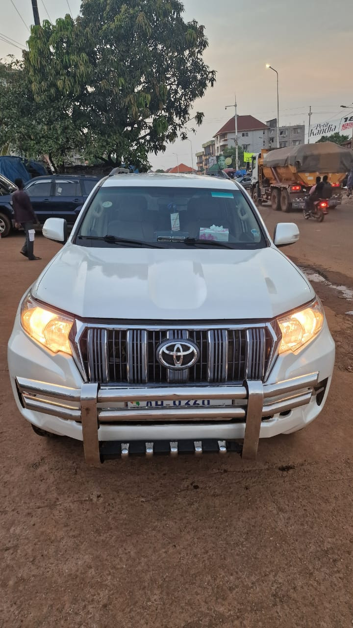 TOYOTA LAND CRUISER PRADO, Voitures, Conakry