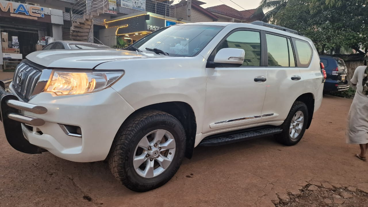 TOYOTA LAND CRUISER PRADO, Voitures, Conakry