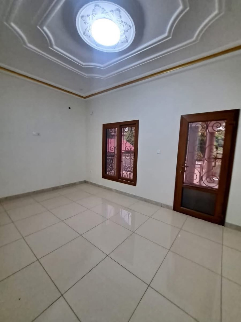 VENTE d'un   𝗗𝘂𝗽𝗹𝗲𝘅  à 𝗣É𝗧𝗜𝗧 𝗦𝗜𝗠𝗕𝗔𝗬𝗔, Autres Immobiliers, Conakry