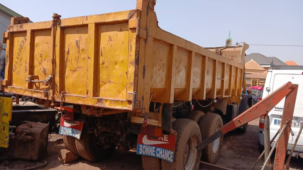 CAMION IVECO TURBO MARGIRUS, Camions - Autobus, Conakry