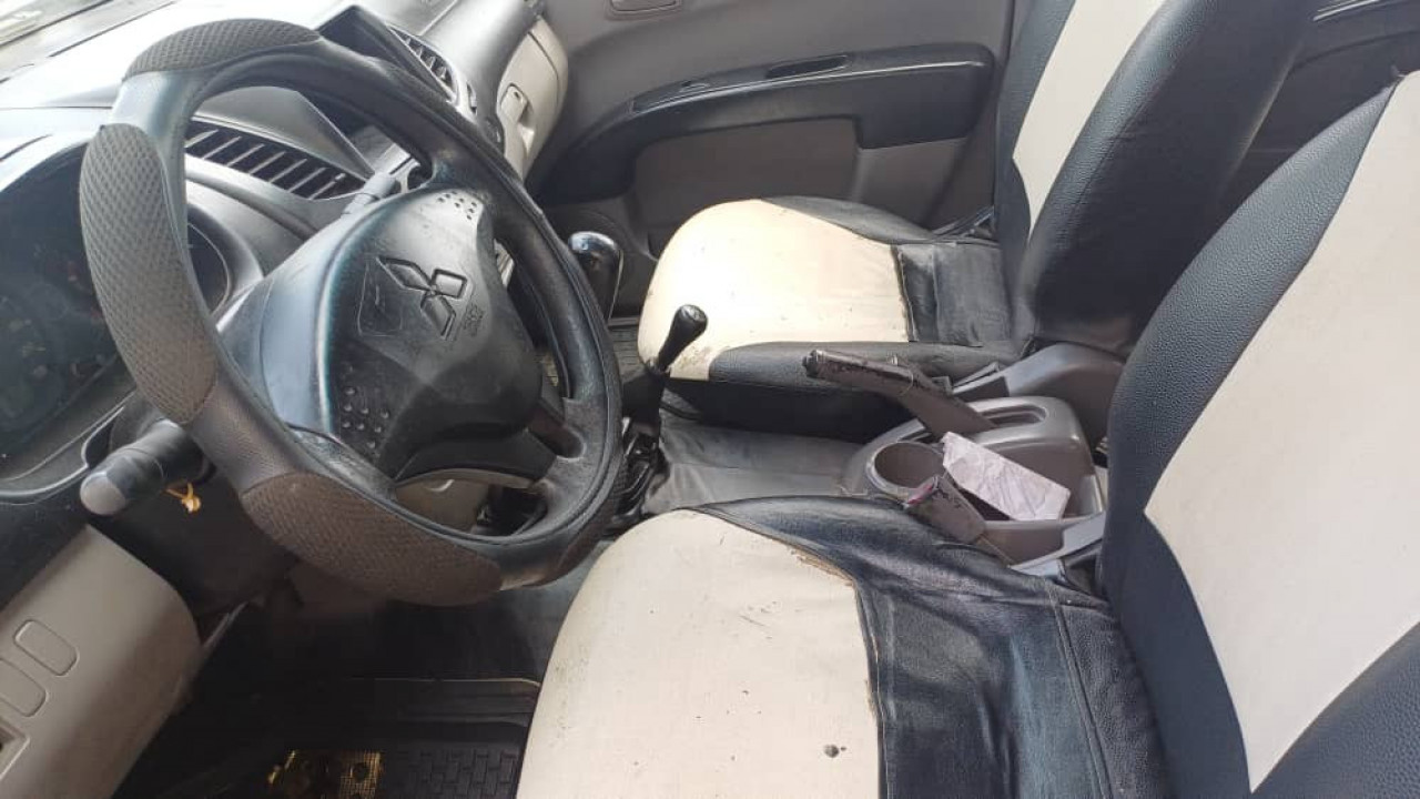 MITSUBISHI L 200, Voitures, Conakry