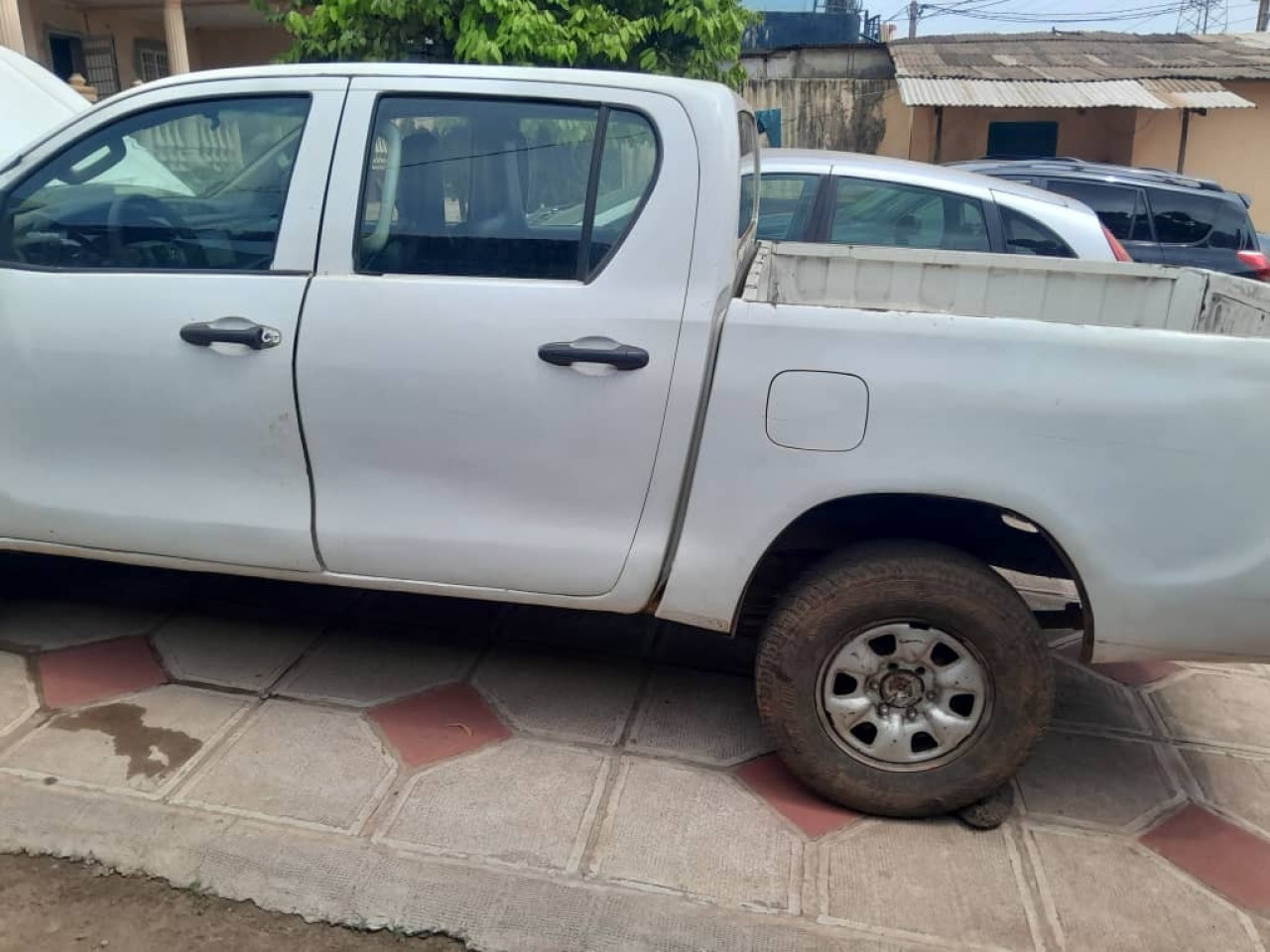 TOYOTA HILUX, Voitures, Conakry