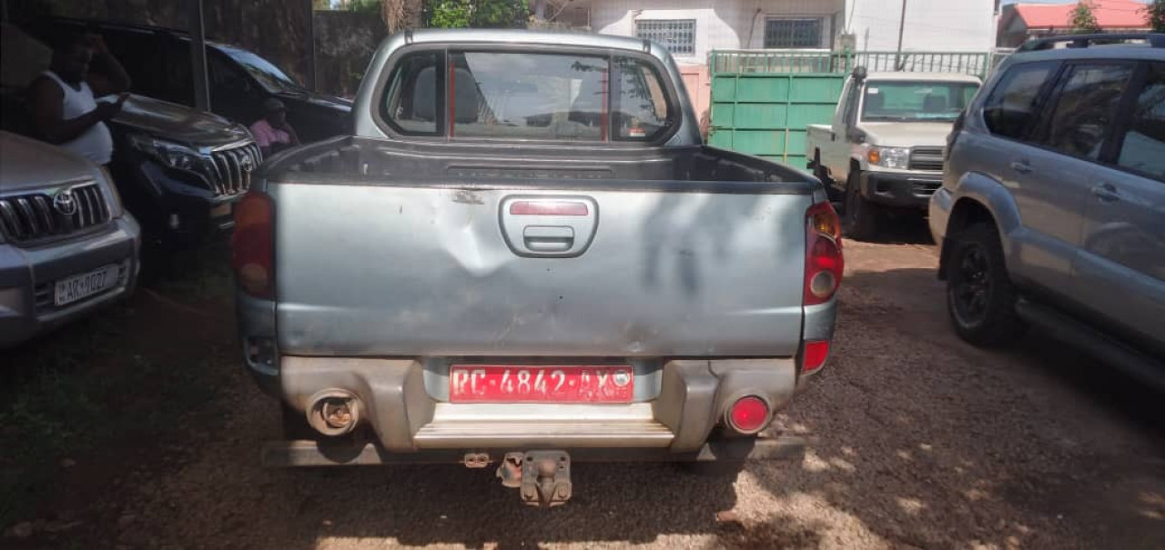 MITSUBISHI L 200, Voitures, Conakry