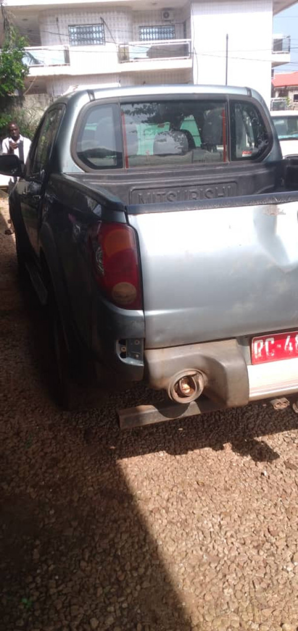 MITSUBISHI L 200, Voitures, Conakry