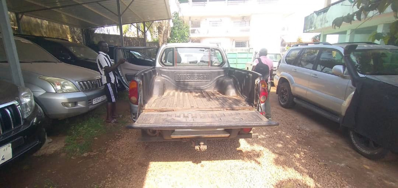 MITSUBISHI L 200, Voitures, Conakry