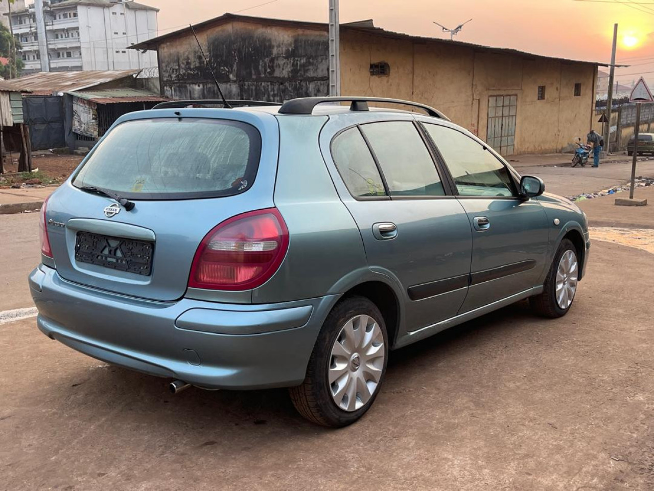 Nissan Almera, Voitures, Conakry