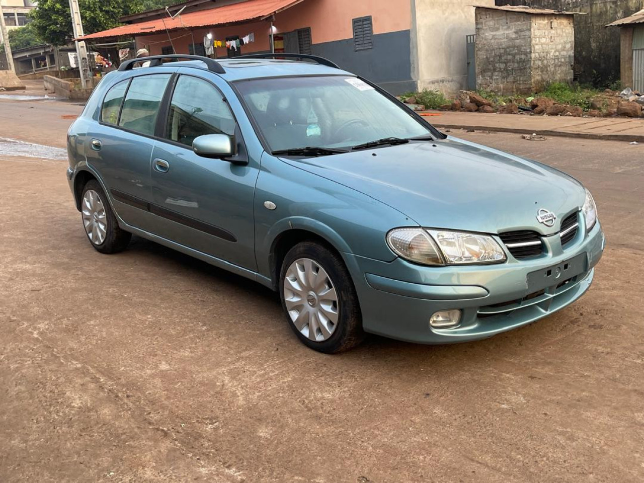 Nissan Almera, Voitures, Conakry