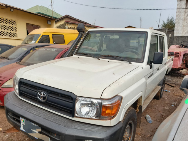 TOYOTA HARDTOP DOUBLE CABINES, Voitures, Conakry