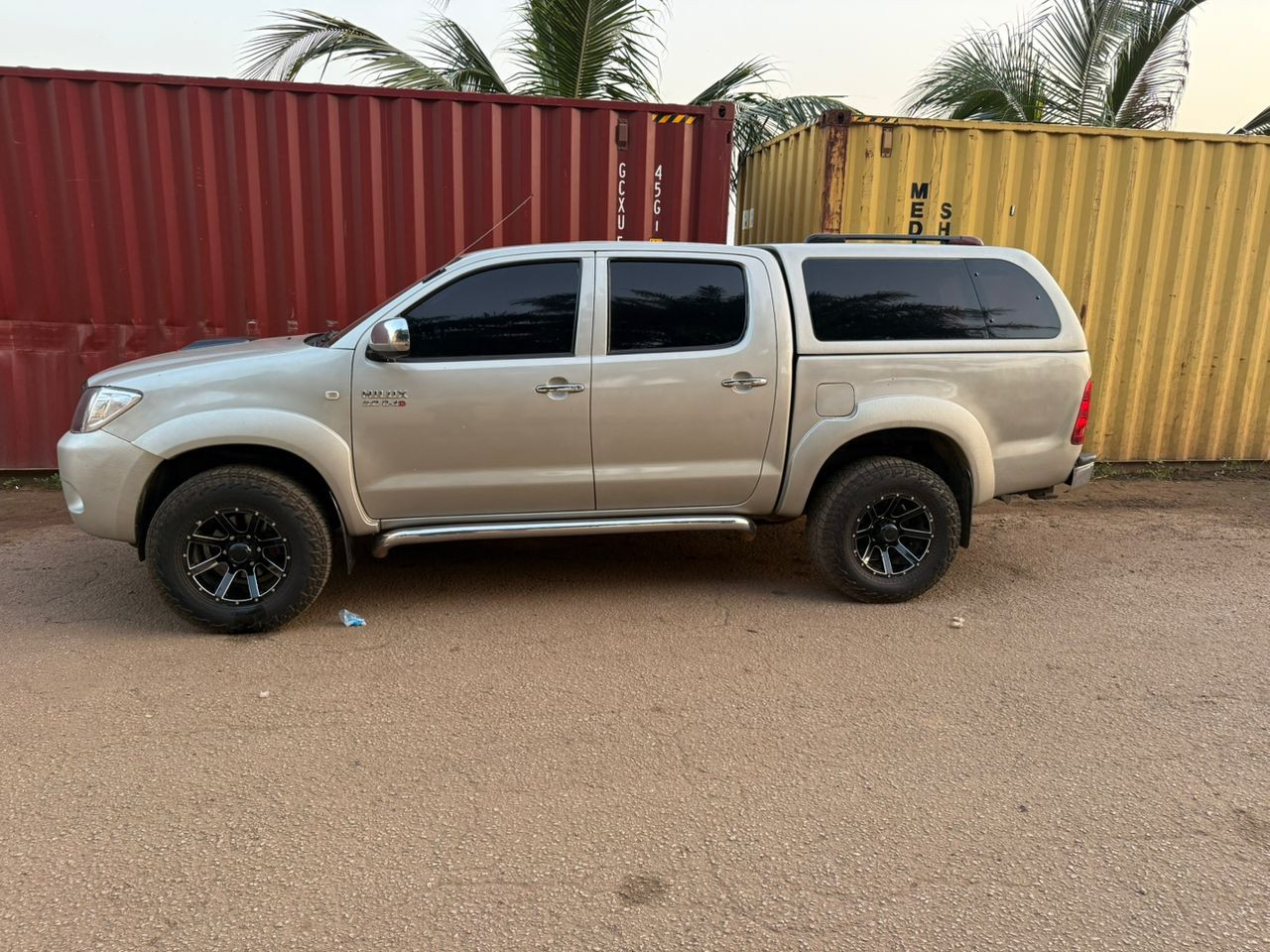 TOYOTA HILUX, Voitures, Conakry