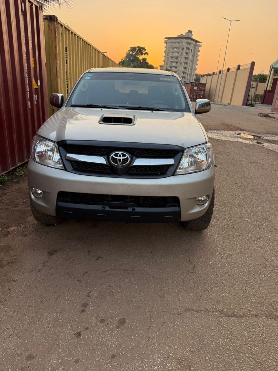 TOYOTA HILUX, Voitures, Conakry