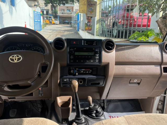 TOYOTA LAND CRUISER, Voitures, Conakry