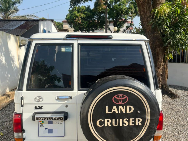 TOYOTA LAND CRUISER, Voitures, Conakry