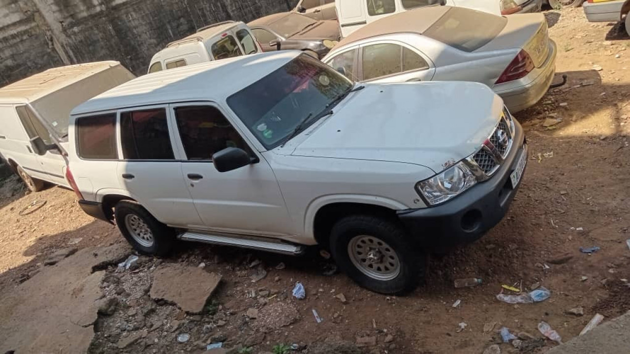 NISSAN PATROL, Voitures, Conakry