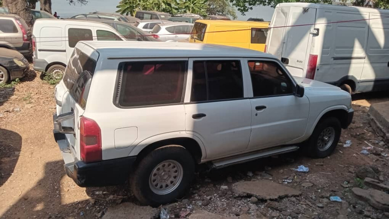 NISSAN PATROL, Voitures, Conakry