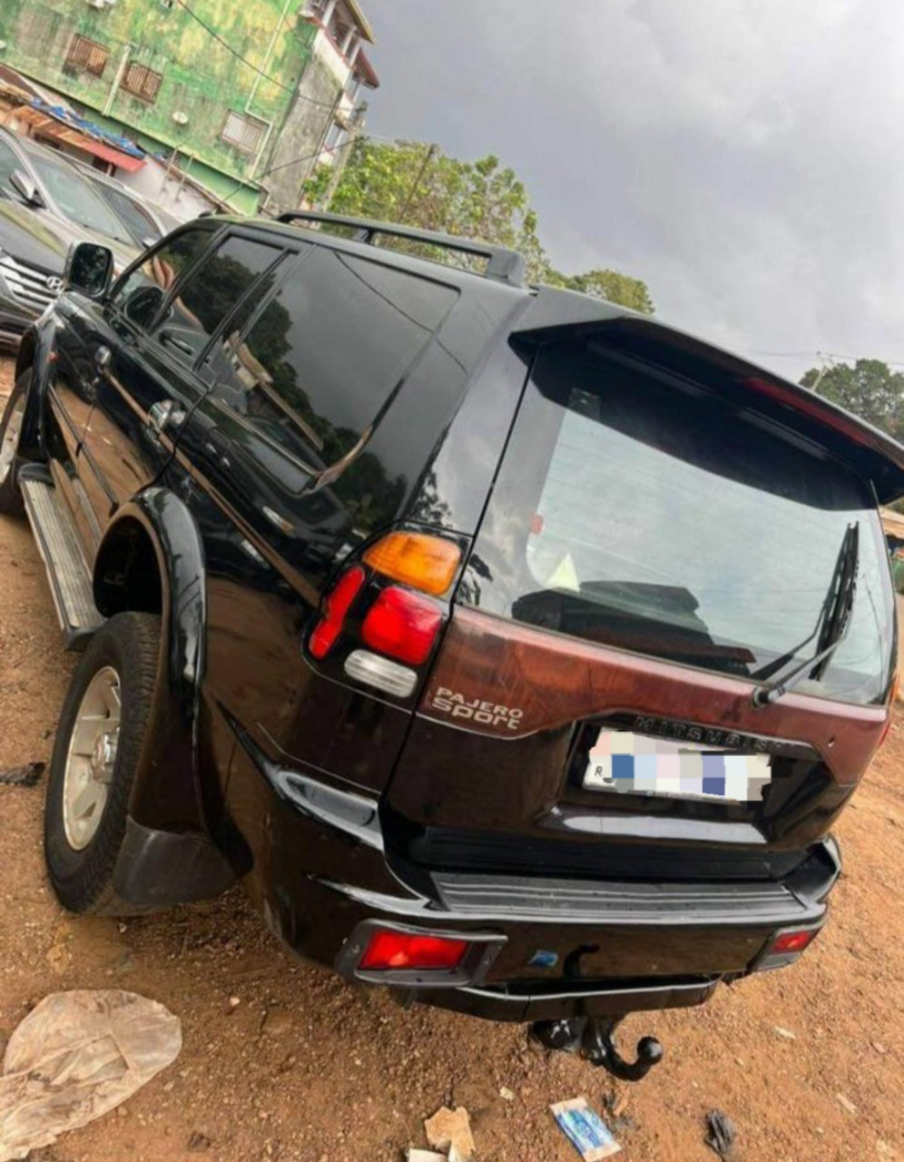 MITSUBISHI PAJERO, Voitures, Conakry