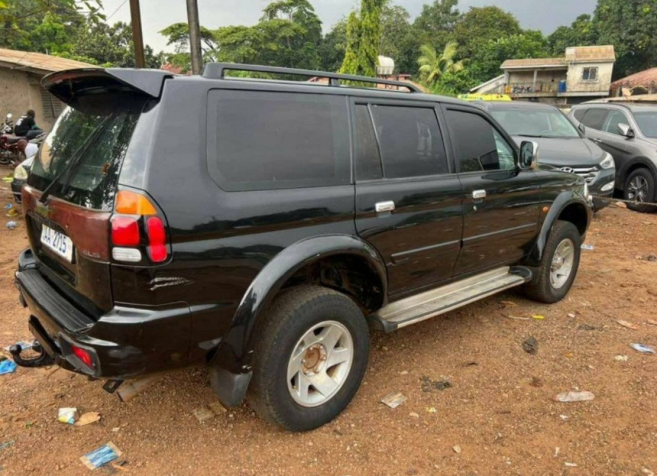 MITSUBISHI PAJERO, Voitures, Conakry