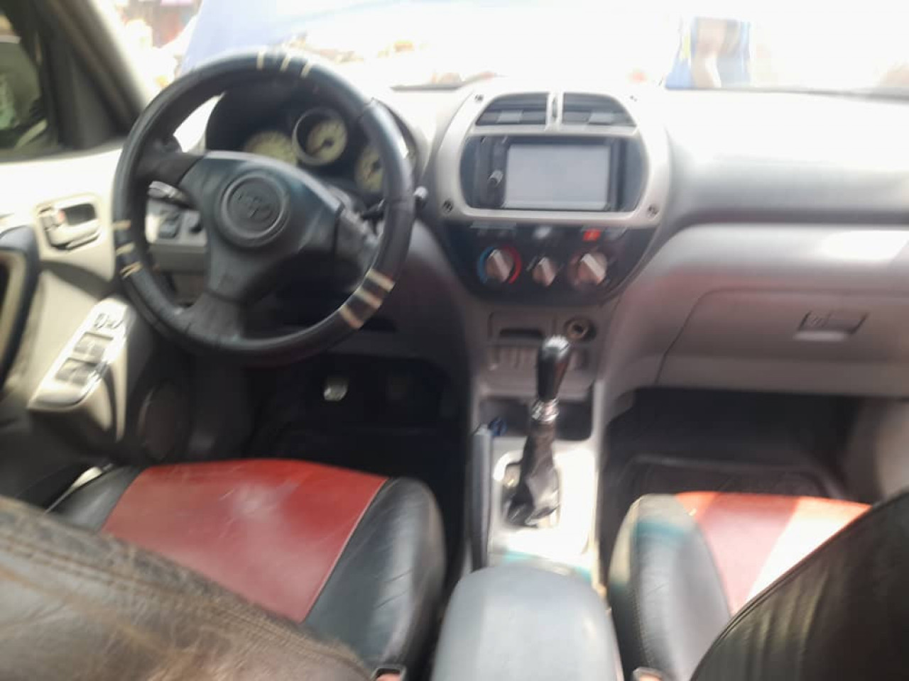 TOYOTA RAV4, Voitures, Conakry