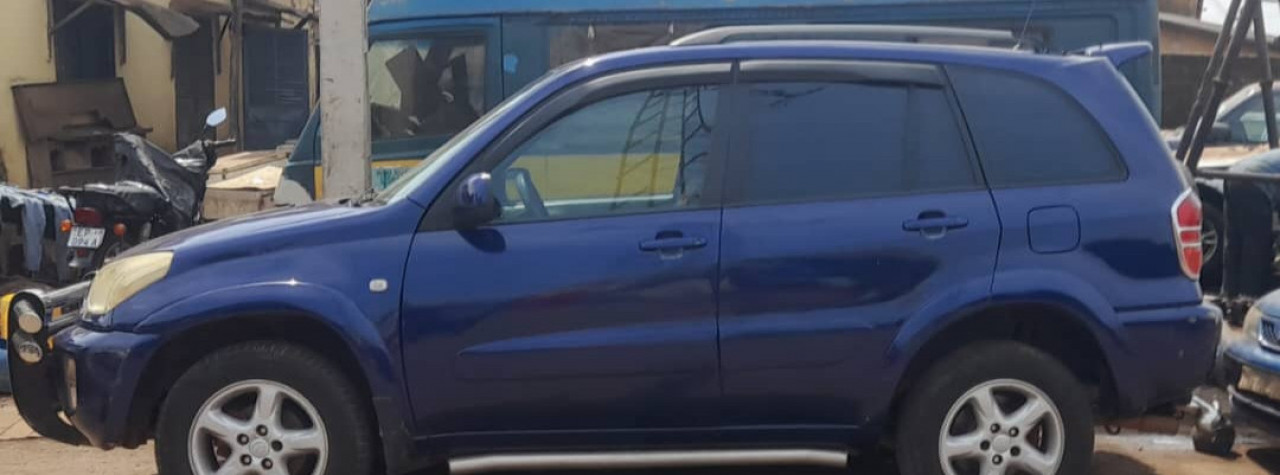 TOYOTA RAV4, Voitures, Conakry