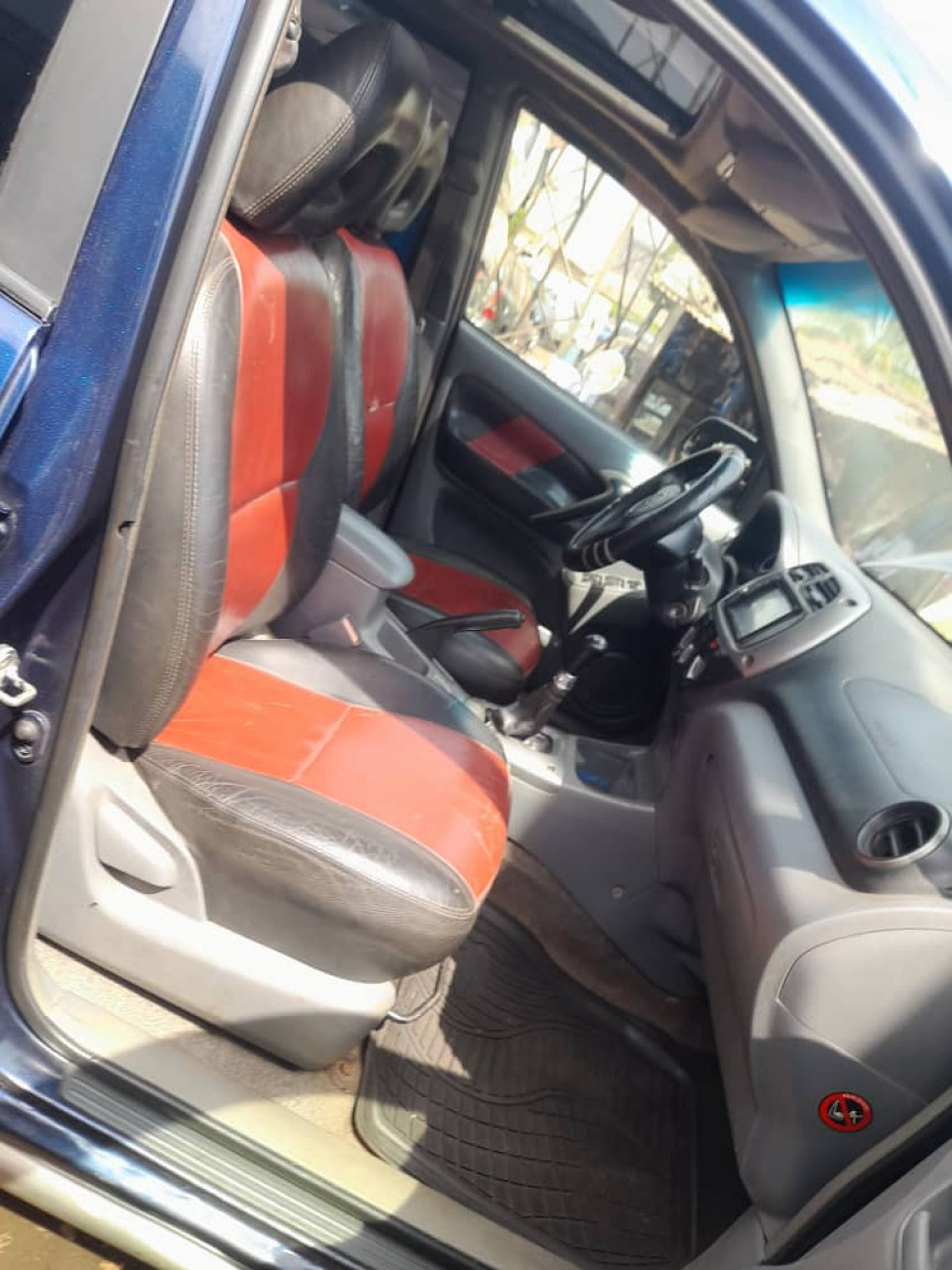 TOYOTA RAV4, Voitures, Conakry