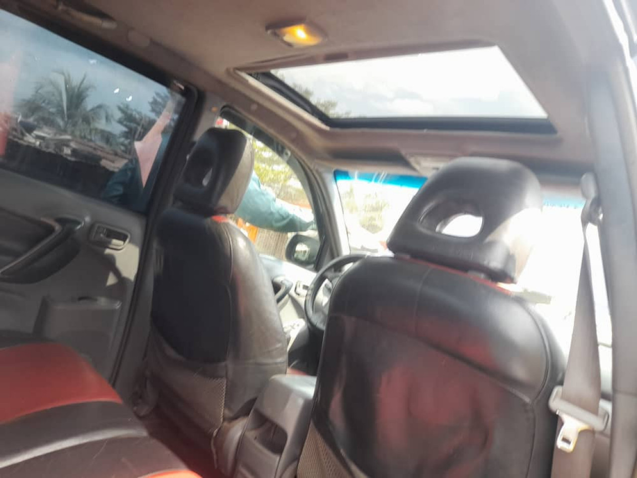 TOYOTA RAV4, Voitures, Conakry