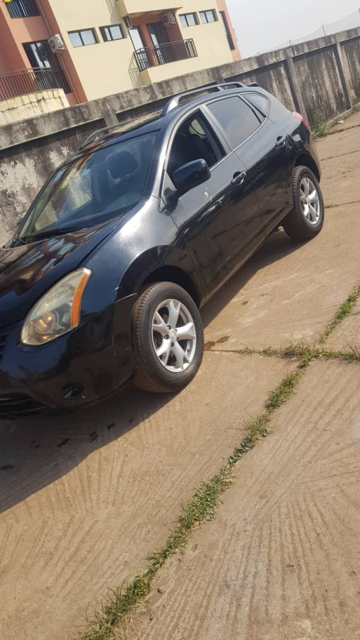 NISSAN ROGUE, Voitures, Conakry