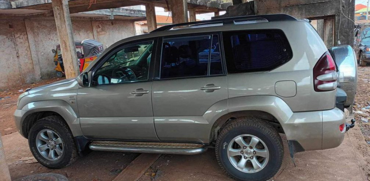 TOYOTA PRADO, Voitures, Conakry