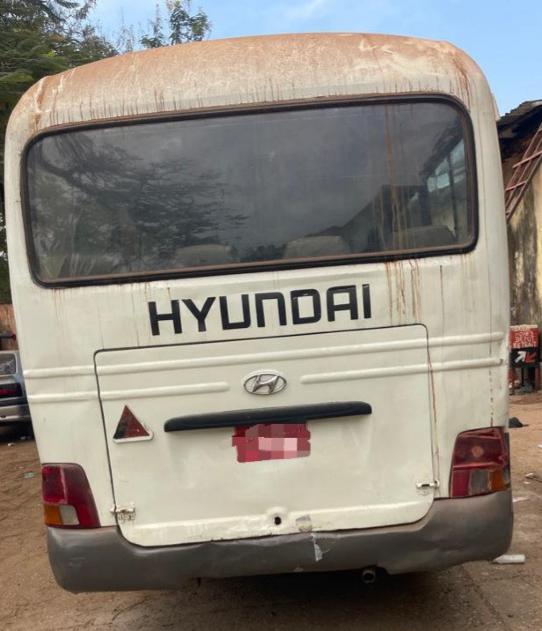 BUS HYUNDAI COUNTY, Voitures, Conakry