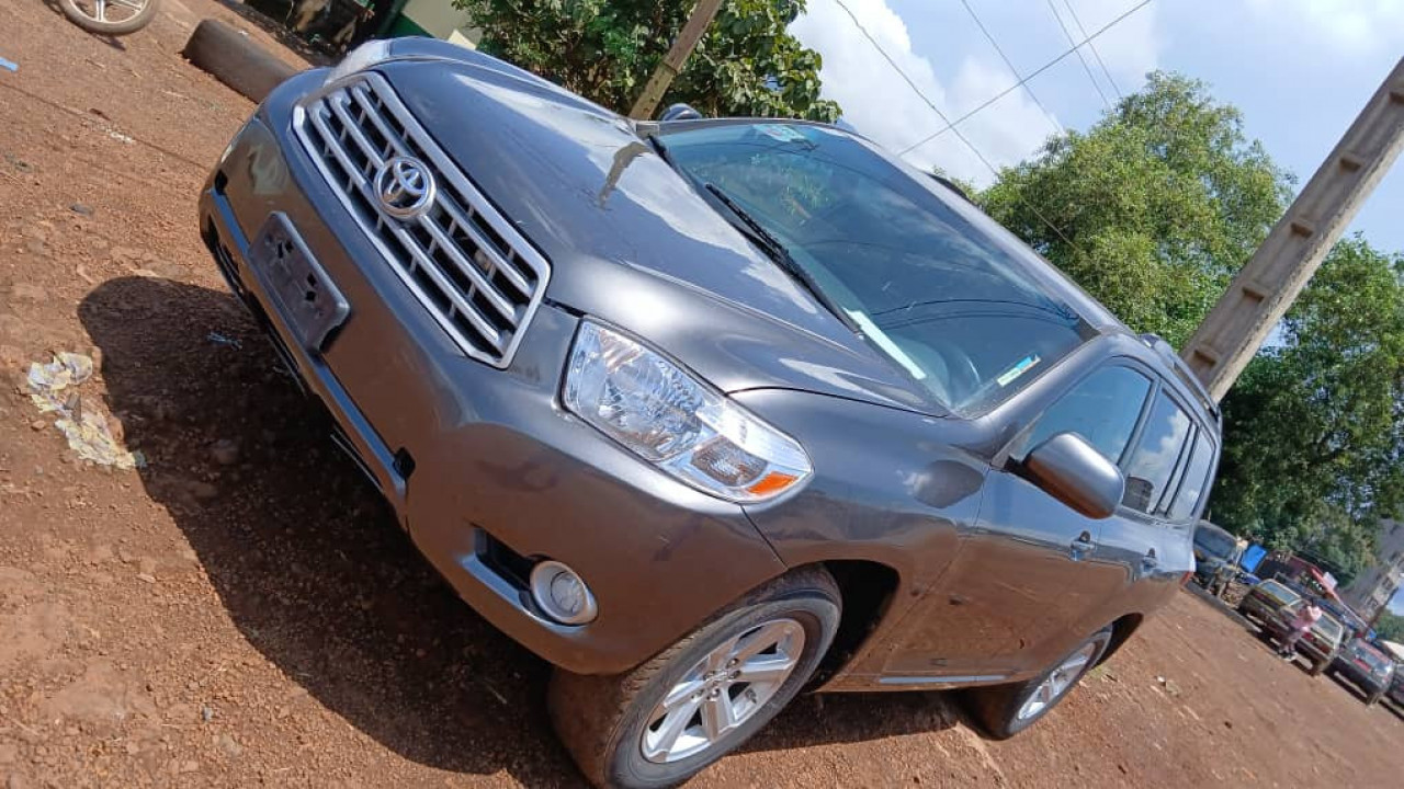 TOYOTA HIGHLANDER, Voitures, Conakry