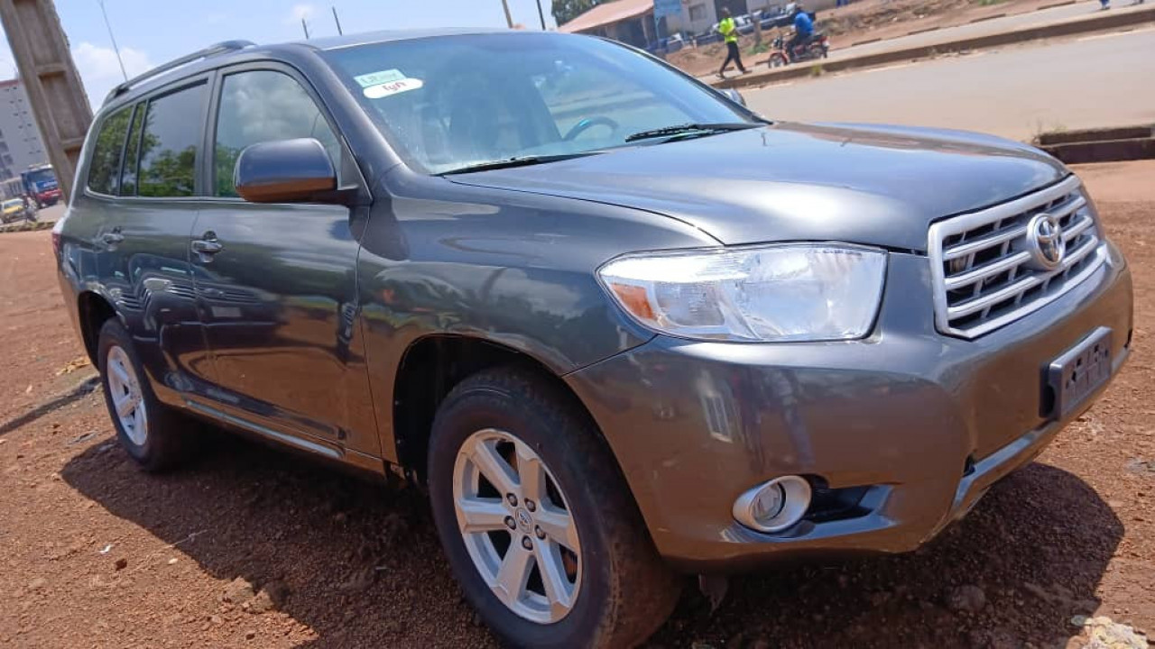 TOYOTA HIGHLANDER, Voitures, Conakry