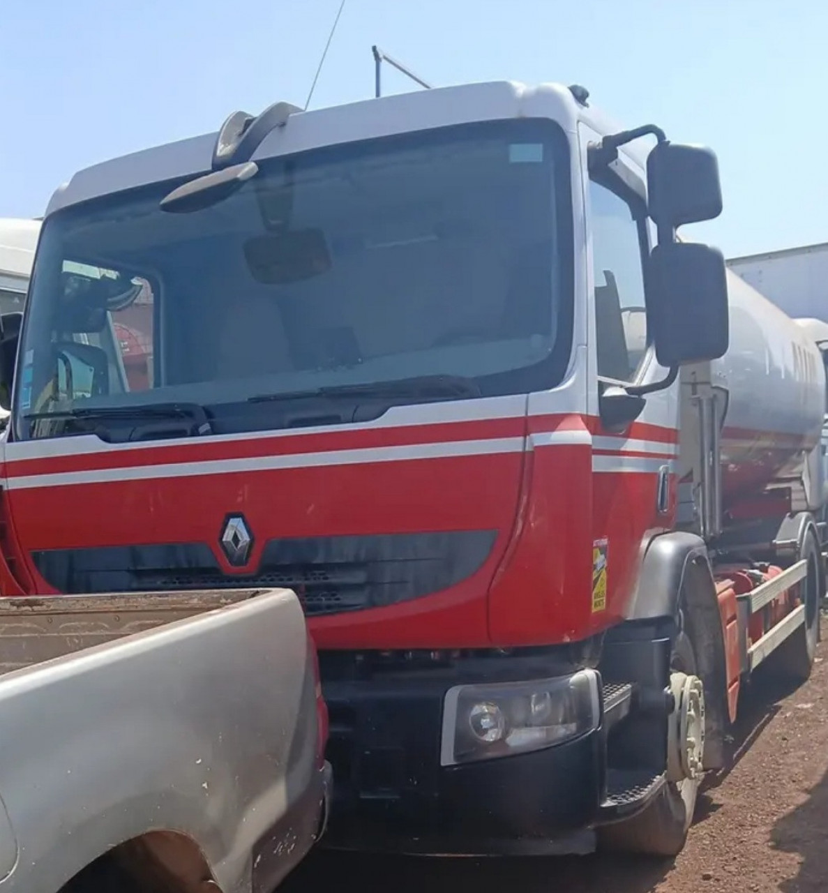 CITERNE RENAULT 14000 LITRES, Autres Véhicules, Conakry