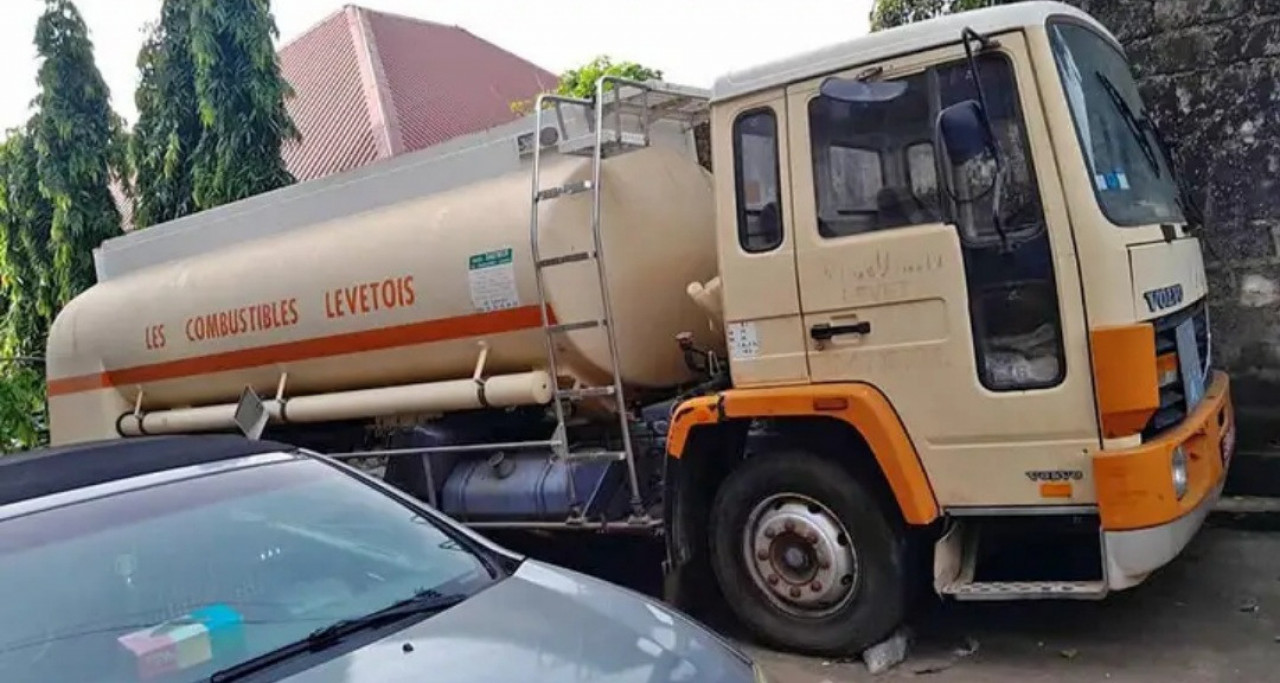 CITERNE VOLVO 14000 LITRES, Autres Véhicules, Conakry